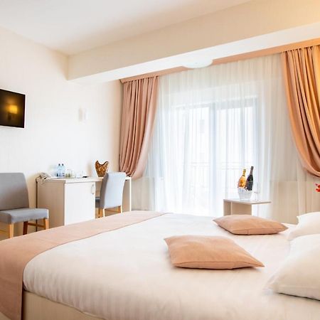 Hotel Bulevard Râmnicu Vâlcea Buitenkant foto