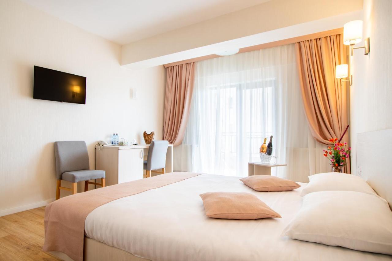 Hotel Bulevard Râmnicu Vâlcea Buitenkant foto