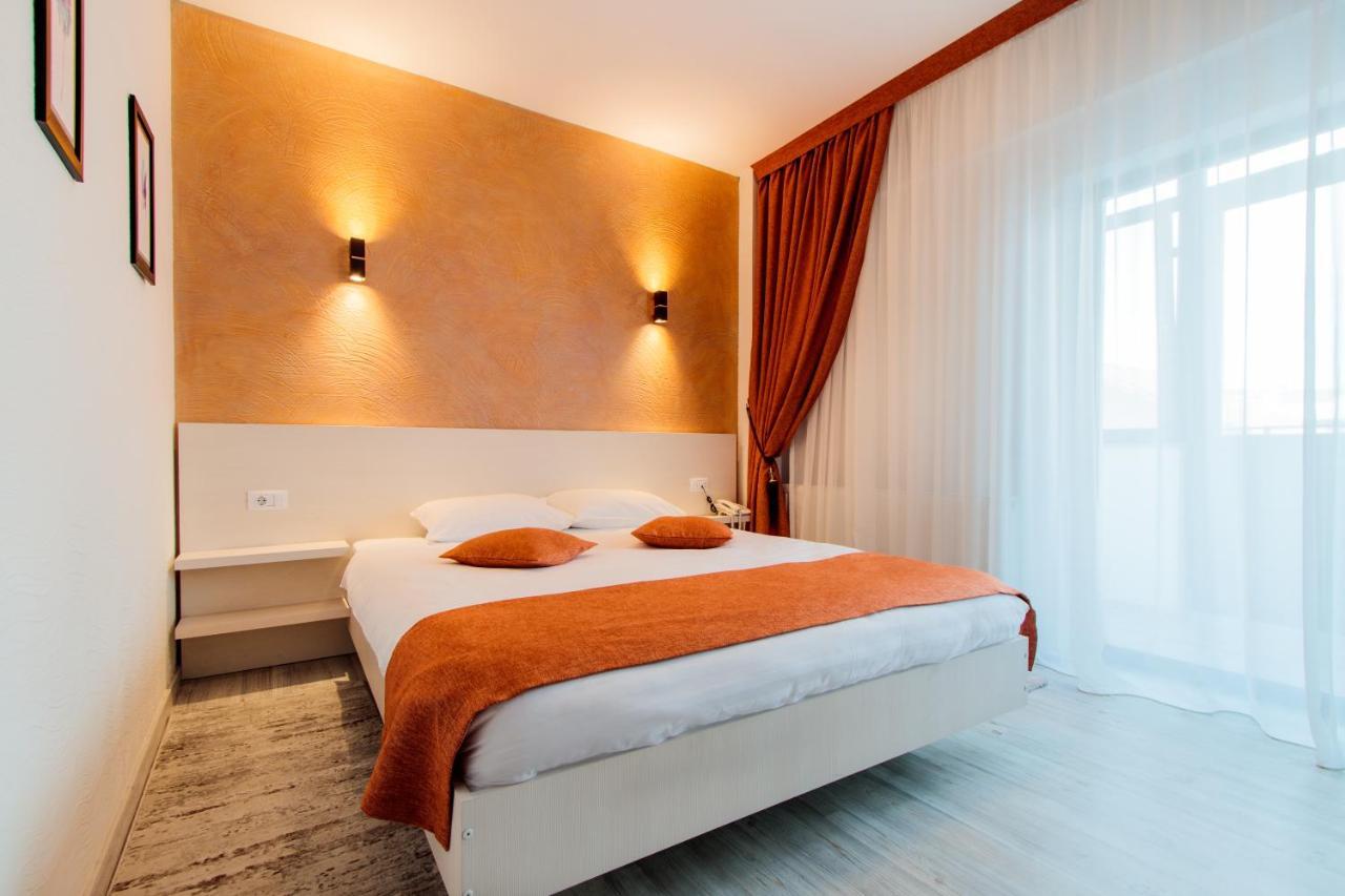 Hotel Bulevard Râmnicu Vâlcea Buitenkant foto