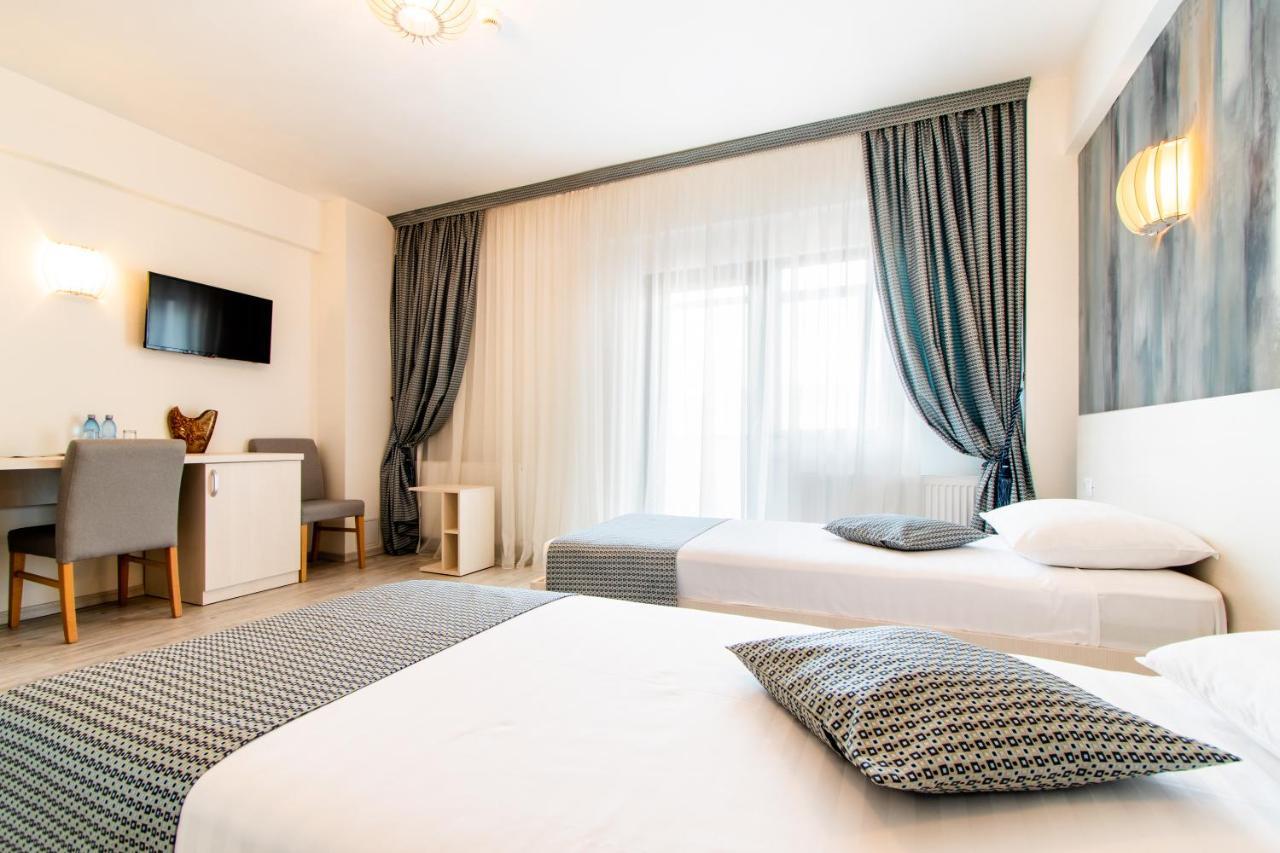 Hotel Bulevard Râmnicu Vâlcea Buitenkant foto