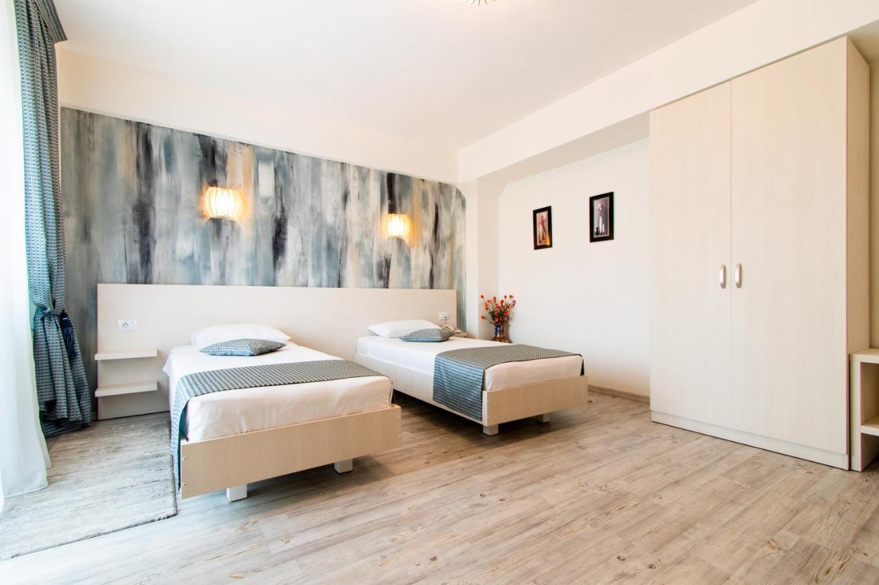 Hotel Bulevard Râmnicu Vâlcea Buitenkant foto