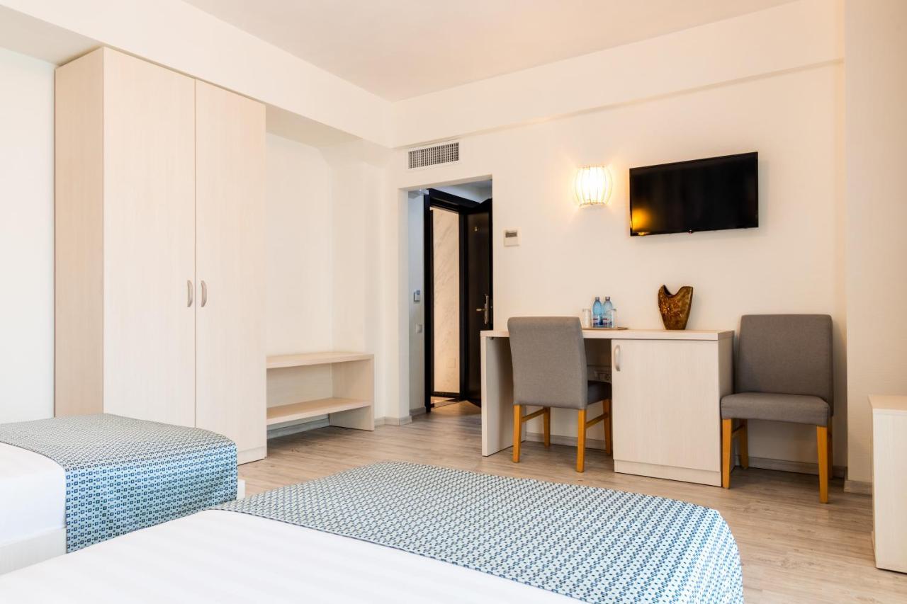 Hotel Bulevard Râmnicu Vâlcea Buitenkant foto