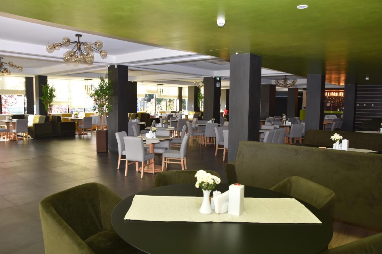 Hotel Bulevard Râmnicu Vâlcea Buitenkant foto