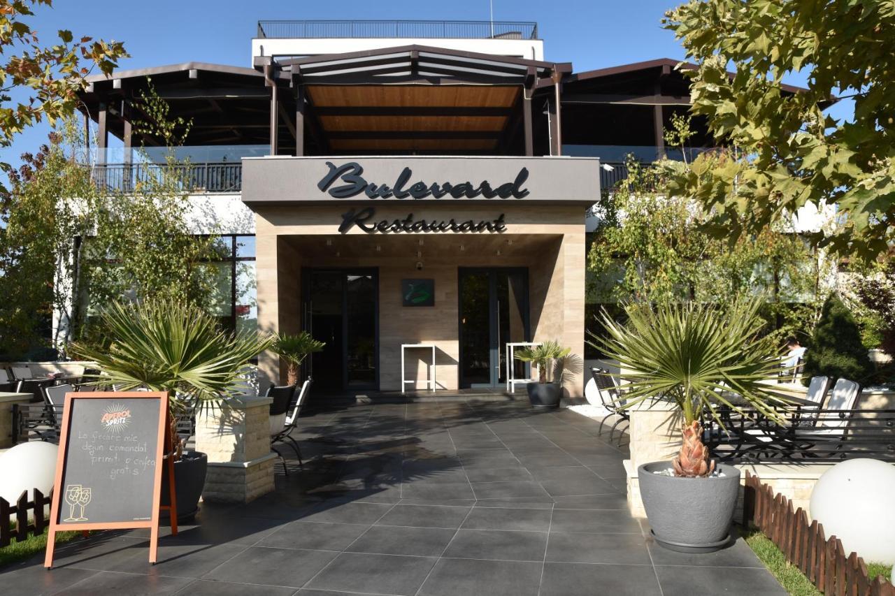 Hotel Bulevard Râmnicu Vâlcea Buitenkant foto