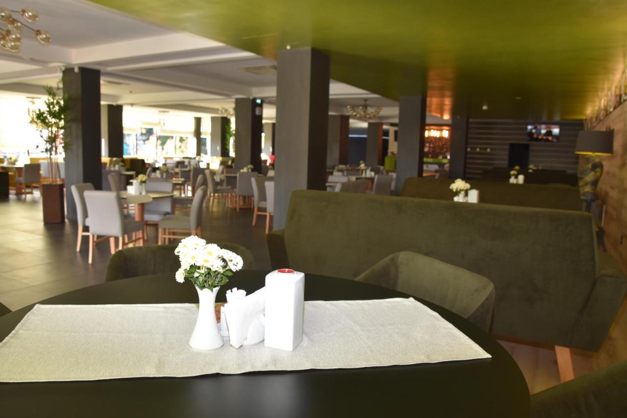 Hotel Bulevard Râmnicu Vâlcea Buitenkant foto