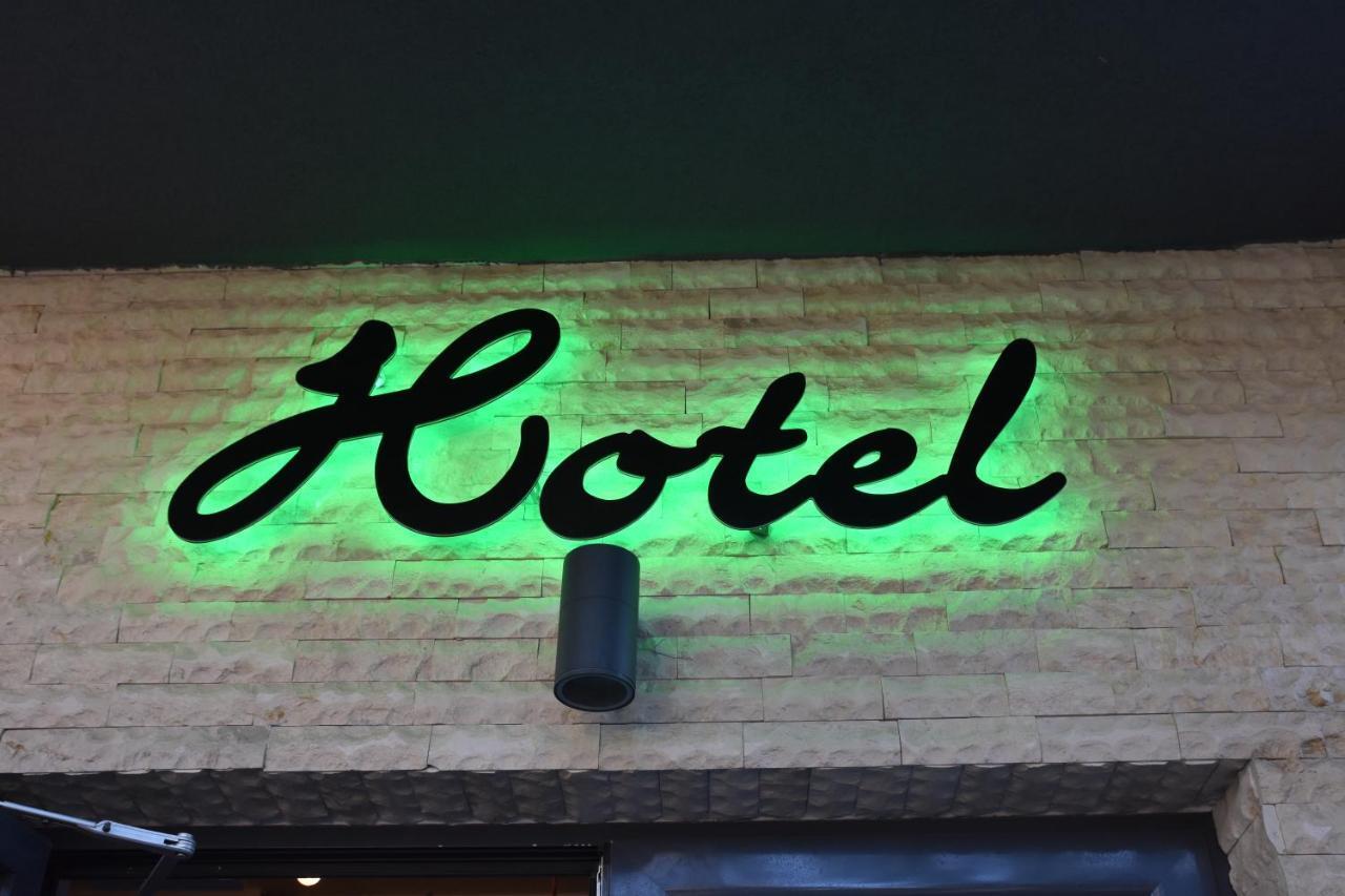 Hotel Bulevard Râmnicu Vâlcea Buitenkant foto